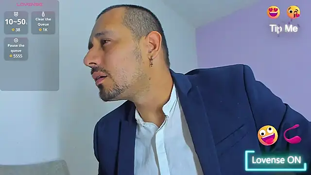 Snapshot of jhonyalzate2 chatting on December 14, 2:34 am jhonyalzate2 online show from December 14, 2:34 am