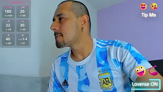 Snapshot of jhonyalzate2 chatting on December 30, 2:42 am jhonyalzate2 online show from December 30, 2:42 am