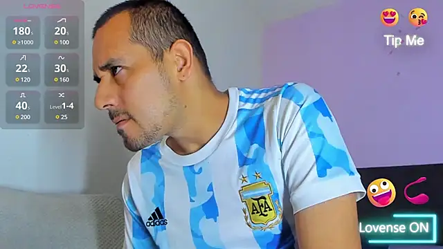 Snapshot of jhonyalzate2 chatting on January 12, 12:44 pm jhonyalzate2 online show from January 12, 12:44 pm