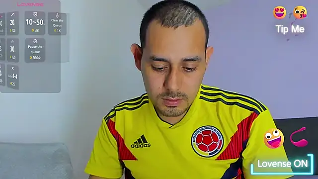 Snapshot of jhonyalzate2 chatting on January 13, 1:23 am jhonyalzate2 online show from January 13, 1:23 am