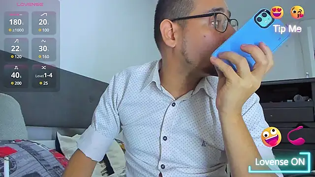 Snapshot of jhonyalzate2 chatting on January 30, 12:18 am jhonyalzate2 online show from January 30, 12:18 am