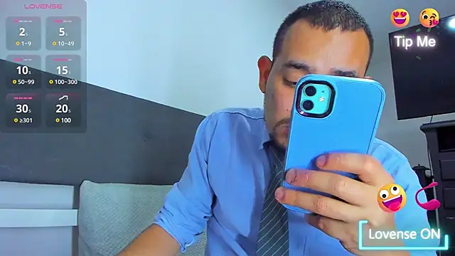 Snapshot of jhonyalzate2 chatting on February 1, 12:40 am jhonyalzate2 online show from February 1, 12:40 am