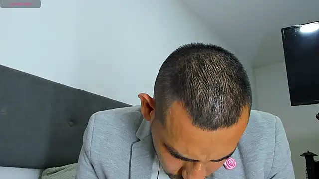 Snapshot of jhonyalzate2 chatting on March 4, 3:11 am jhonyalzate2 online show from March 4, 3:11 am