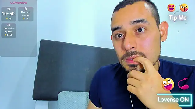 Snapshot of jhonyalzate2 chatting on March 14, 4:43 am jhonyalzate2 online show from March 14, 4:43 am