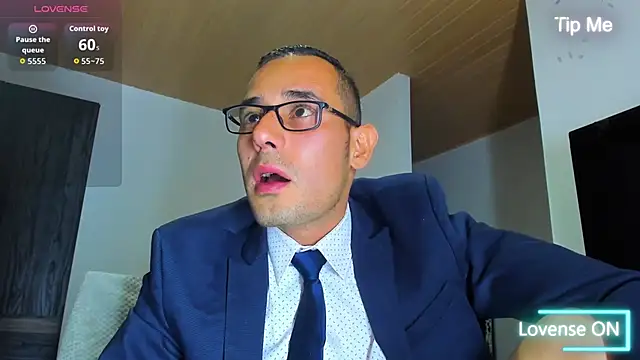 Snapshot of jhonyalzate2 chatting on October 22, 2:12 am jhonyalzate2 online show from October 22, 2:12 am