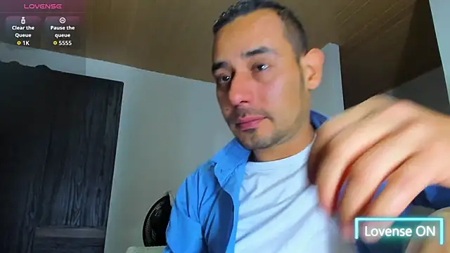 Snapshot of jhonyalzate2 chatting on October 30, 2:57 am jhonyalzate2 online show from October 30, 2:57 am