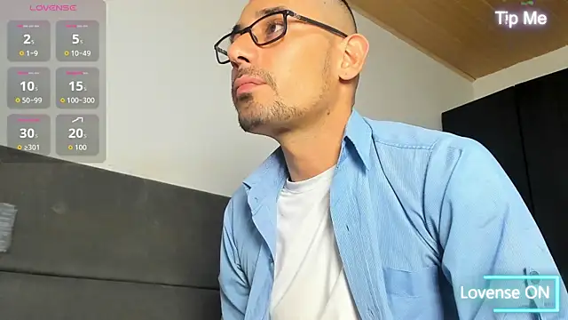 jhonyalzate2 online show from May 22, 2:19 am