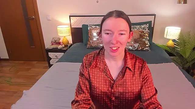 CatherineWalls online show from March 25, 7:03 am