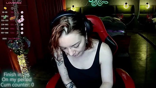 Snapshot of MaxPhoenixx chatting on October 5, 7:12 pm MaxPhoenixx online show from October 5, 7:12 pm