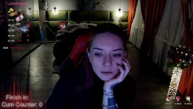 Snapshot of MaxPhoenixx chatting on December 1, 8:47 pm MaxPhoenixx online show from December 1, 8:47 pm