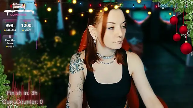 Snapshot of MaxPhoenixx chatting on December 19, 11:17 am MaxPhoenixx online show from December 19, 11:17 am