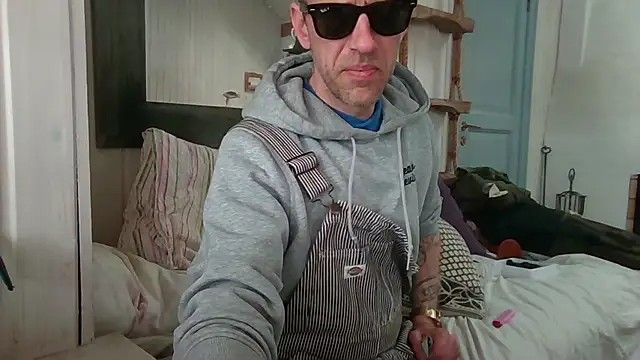 Snapshot of Stock-Holmes chatting on March 28, 7:19 am Stock-Holmes online show from March 28, 7:19 am