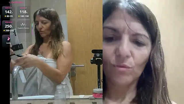 Snapshot of Carolain3_9 chatting on November 21, 3:44 pm Carolain3 9 online show from November 21, 3:44 pm