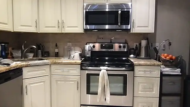 BigGuyMuscle online show from November 21, 9:24 pm