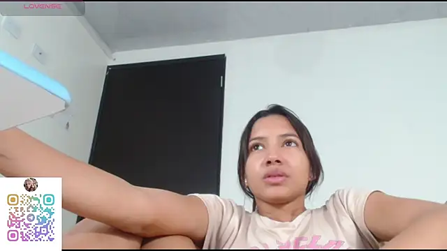 Snapshot of Betsy_Thonson chatting on September 30, 8:03 pm Betsy Thonson online show from September 30, 8:03 pm