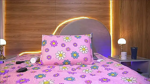 Snapshot of alexaa_walker chatting on February 21, 11:55 am alexaa walker online show from February 21, 11:55 am