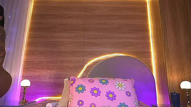 Snapshot of alexaa_walker chatting on February 22, 11:42 am alexaa walker online show from February 22, 11:42 am