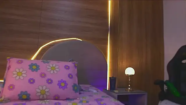 Snapshot of alexaa_walker chatting on February 26, 11:53 am alexaa walker online show from February 26, 11:53 am