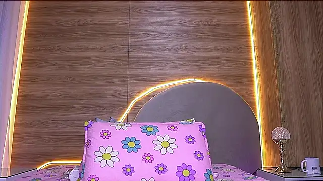 Snapshot of alexaa_walker chatting on March 12, 12:00 pm alexaa walker online show from March 12, 12:00 pm