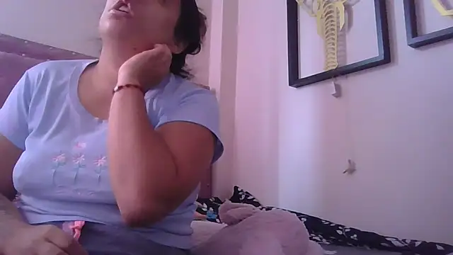 annarose19 online show from October 21, 7:47 pm