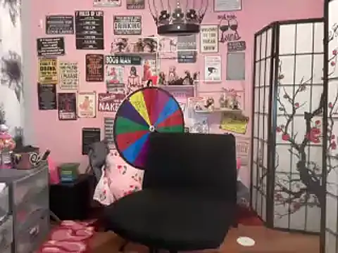 Snapshot of latinacubana chatting on December 13, 6:31 am latinacubana online show from December 13, 6:31 am