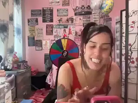 Snapshot of latinacubana chatting on December 28, 8:15 pm latinacubana online show from December 28, 8:15 pm