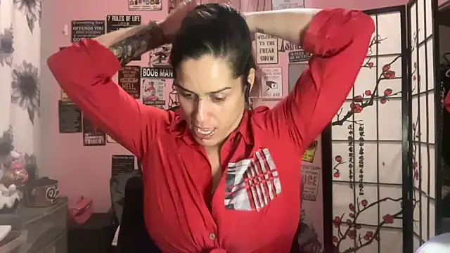 Snapshot of latinacubana chatting on February 16, 3:58 am latinacubana online show from February 16, 3:58 am