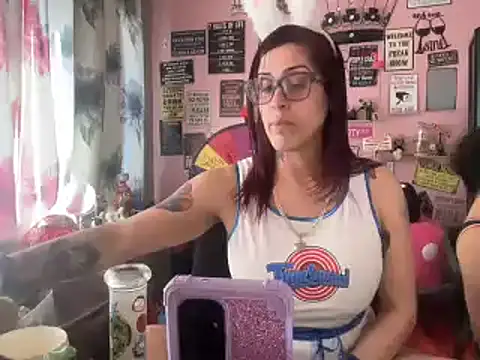 Snapshot of latinacubana chatting on March 9, 8:42 pm latinacubana online show from March 9, 8:42 pm