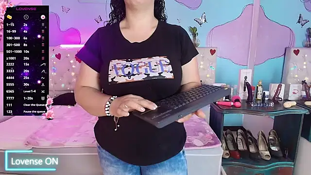 Zaly mature online show from May 15, 9:00 pm
