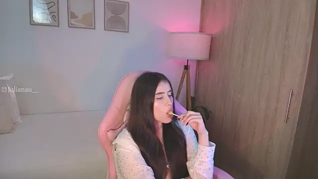 iriswest  online show from September 20, 11:06 pm