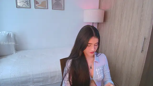 iriswest  online show from October 19, 7:36 pm