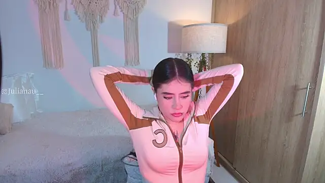 iriswest  online show from November 14, 12:31 am