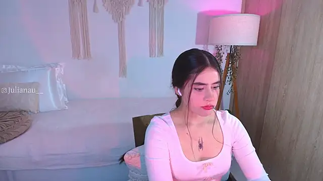 iriswest  online show from November 17, 11:32 pm