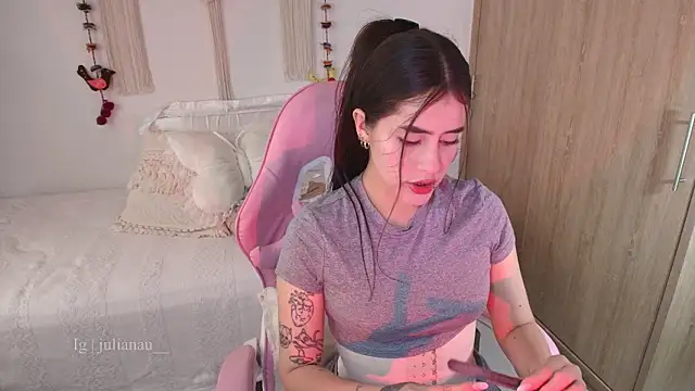 iriswest  online show from March 14, 10:48 pm