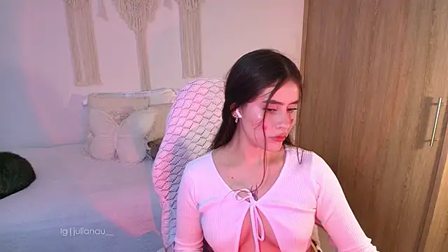 iriswest  online show from May 15, 11:23 pm