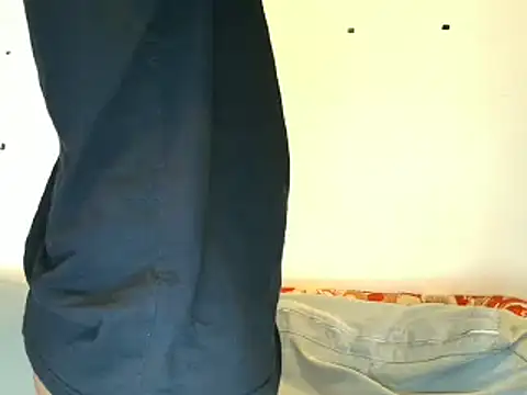 Snapshot of jhon_gade chatting on September 18, 2:35 am jhon gade online show from September 18, 2:35 am