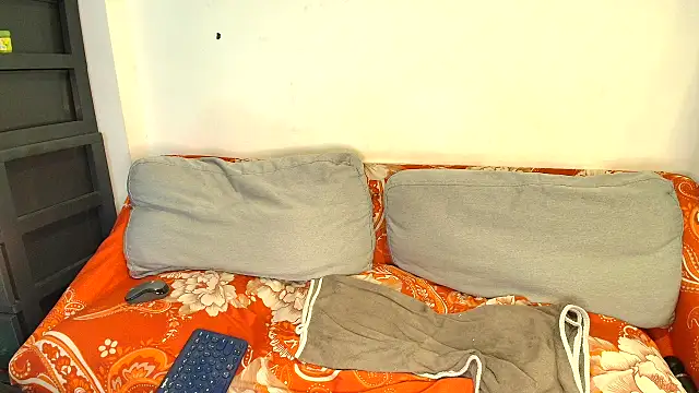 Snapshot of jhon_gade chatting on October 21, 4:24 am jhon gade online show from October 21, 4:24 am