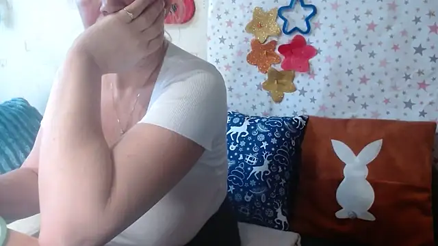 QueenLana online show from December 14, 9:58 am