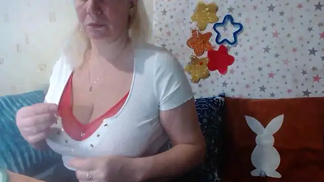 QueenLana online show from January 7, 9:34 am