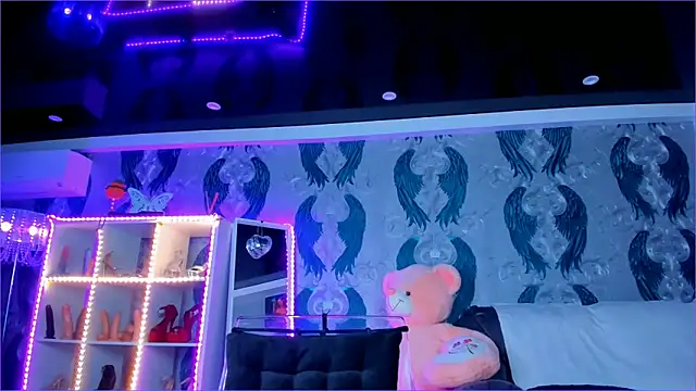 Snapshot of anneswhite chatting on February 13, 5:03 am anneswhite online show from February 13, 5:03 am