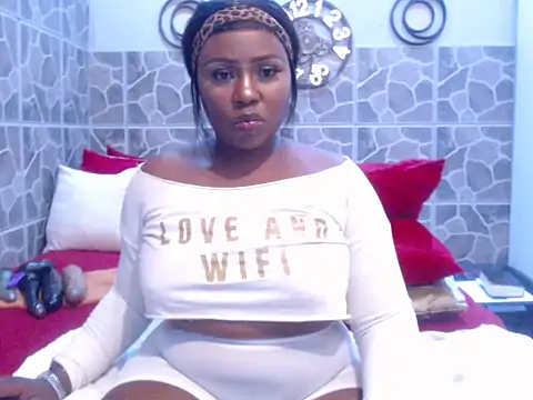 THREEHOLESPLEASURE99 online show from October 21, 1:34 pm