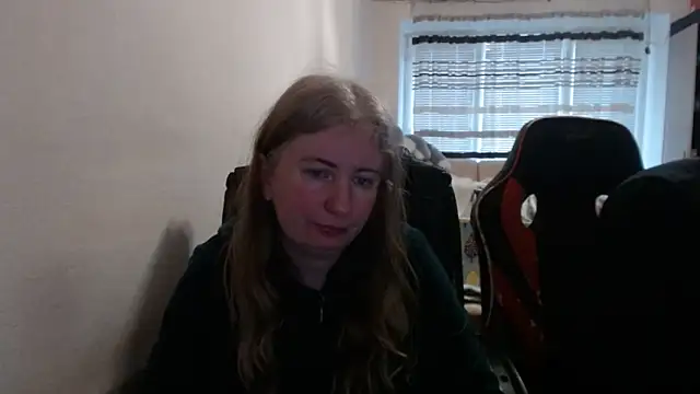 PeterAndJen online show from March 18, 6:22 pm