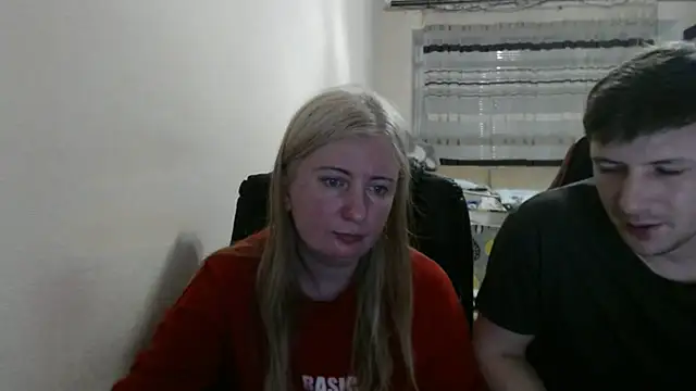 PeterAndJen online show from May 5, 7:33 pm