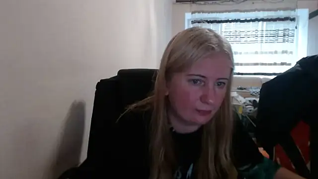 PeterAndJen online show from May 12, 4:15 pm