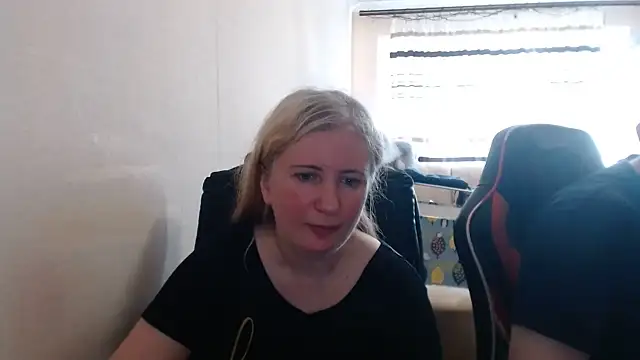 PeterAndJen online show from June 28, 4:57 pm
