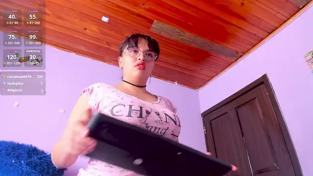 Snapshot of crissn0707 chatting on February 4, 3:26 pm crissn0707 online show from February 4, 3:26 pm