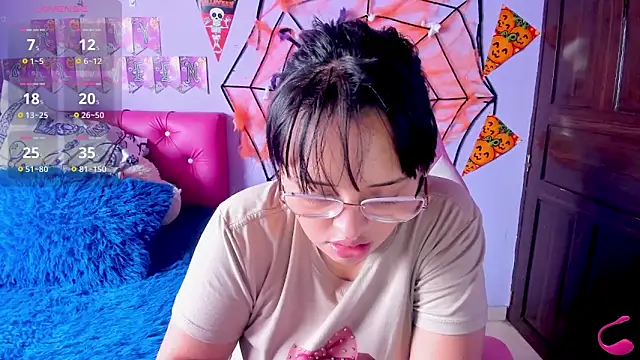 Snapshot of crissn0707 chatting on October 27, 1:37 pm crissn0707 online show from October 27, 1:37 pm