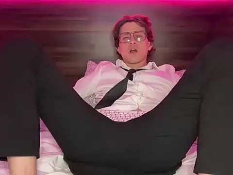 Snapshot of mcklister_kinky_feets chatting on March 6, 9:50 am mcklister kinky feets online show from March 6, 9:50 am