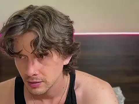 Snapshot of mcklister_kinky_feets chatting on March 21, 1:43 am mcklister kinky feets online show from March 21, 1:43 am