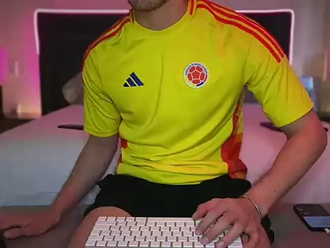 Snapshot of mcklister_kinky_feets chatting on March 29, 4:18 pm mcklister kinky feets online show from March 29, 4:18 pm